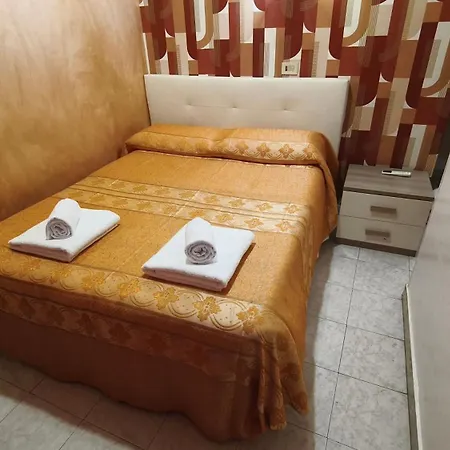 Renting 4* Rom